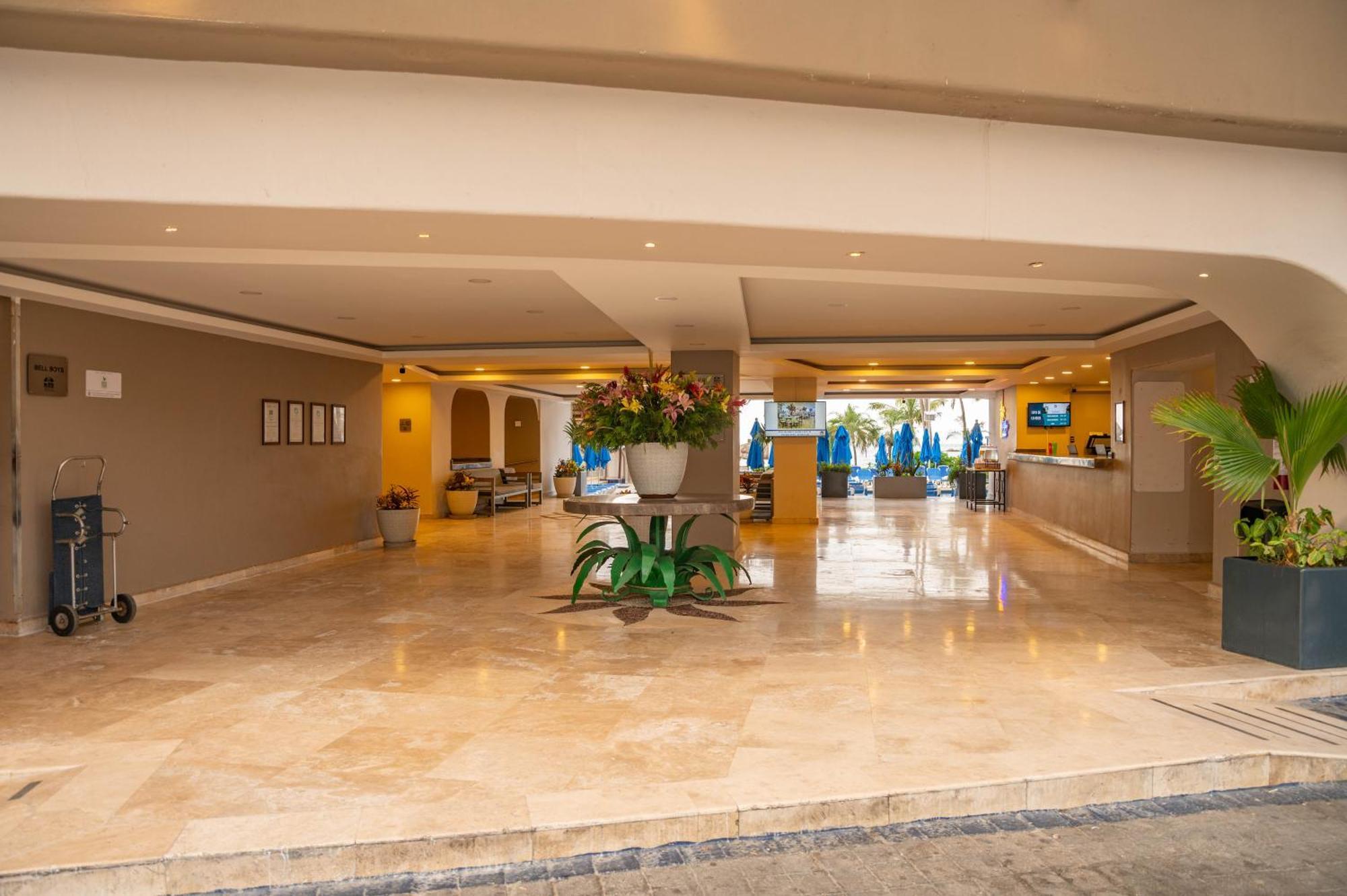 Ritz Acapulco All Inclusive מראה חיצוני תמונה Lobby