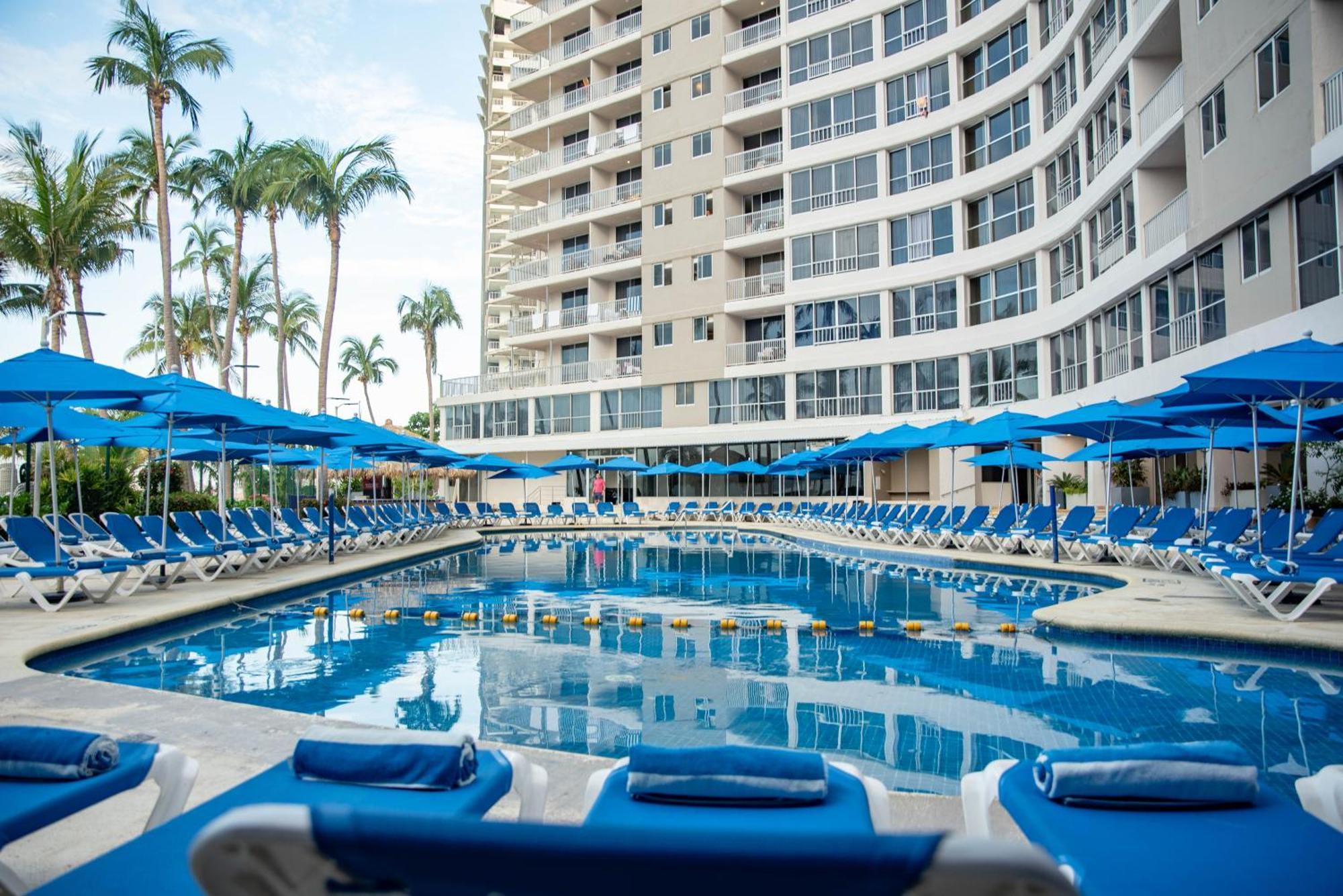 Ritz Acapulco All Inclusive מראה חיצוני תמונה The pool at the Royal Hawaiian Hotel