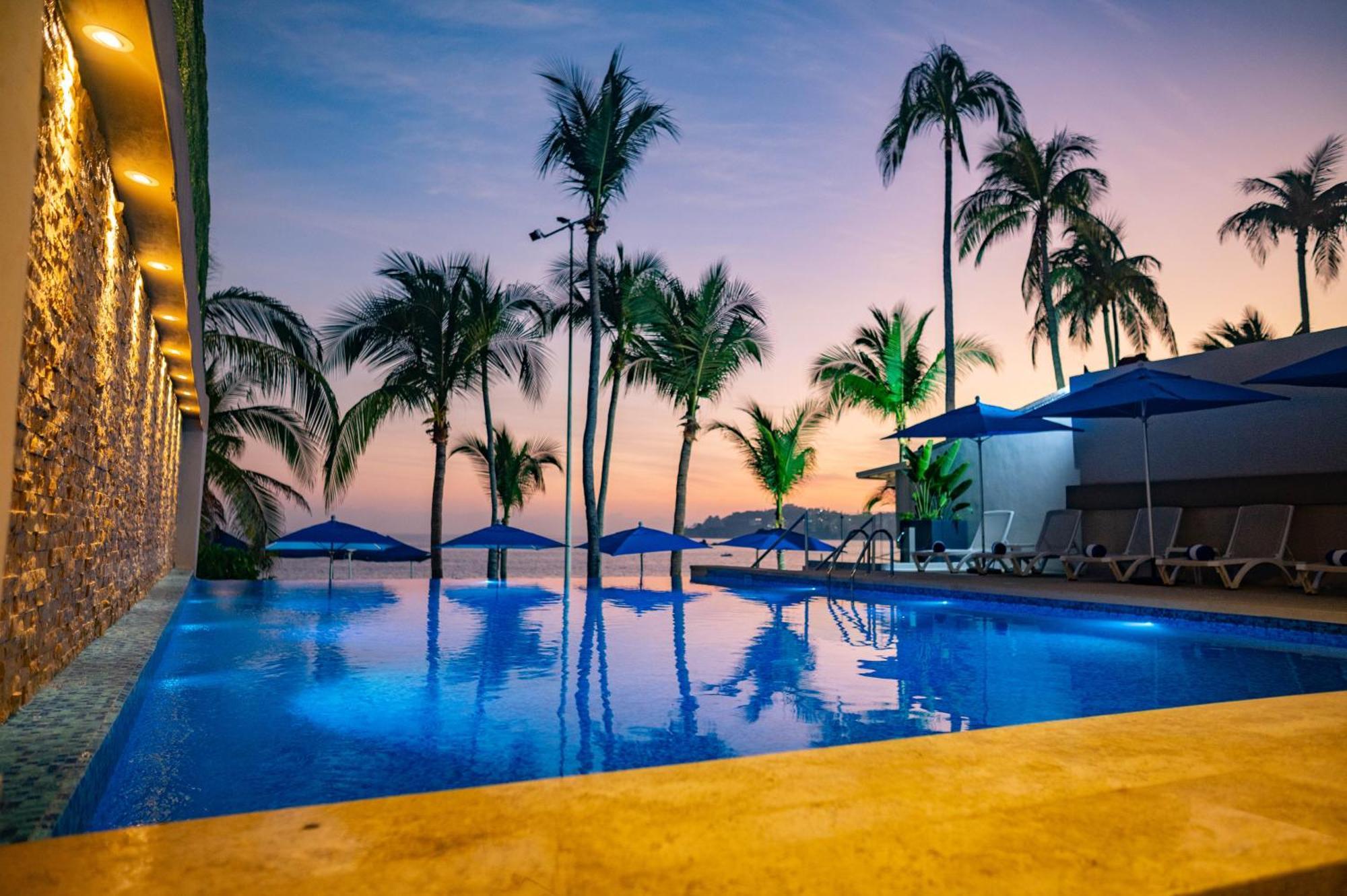 Ritz Acapulco All Inclusive מראה חיצוני תמונה Infinity pool at the hotel