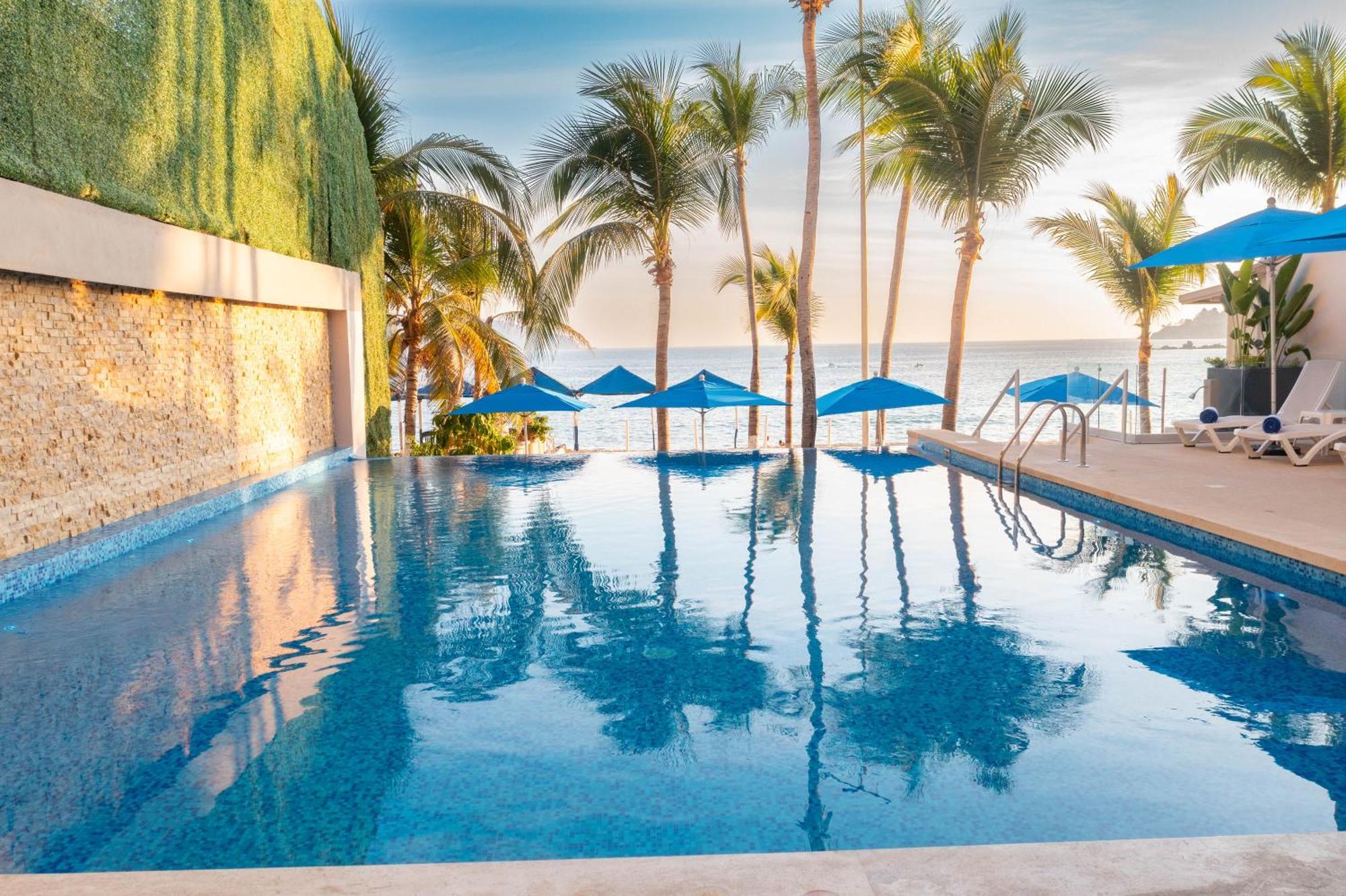 Ritz Acapulco All Inclusive מראה חיצוני תמונה Infinity pool at the beach